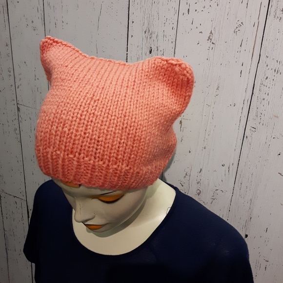 ⭐2/35$⭐Handknit cat hat light pink